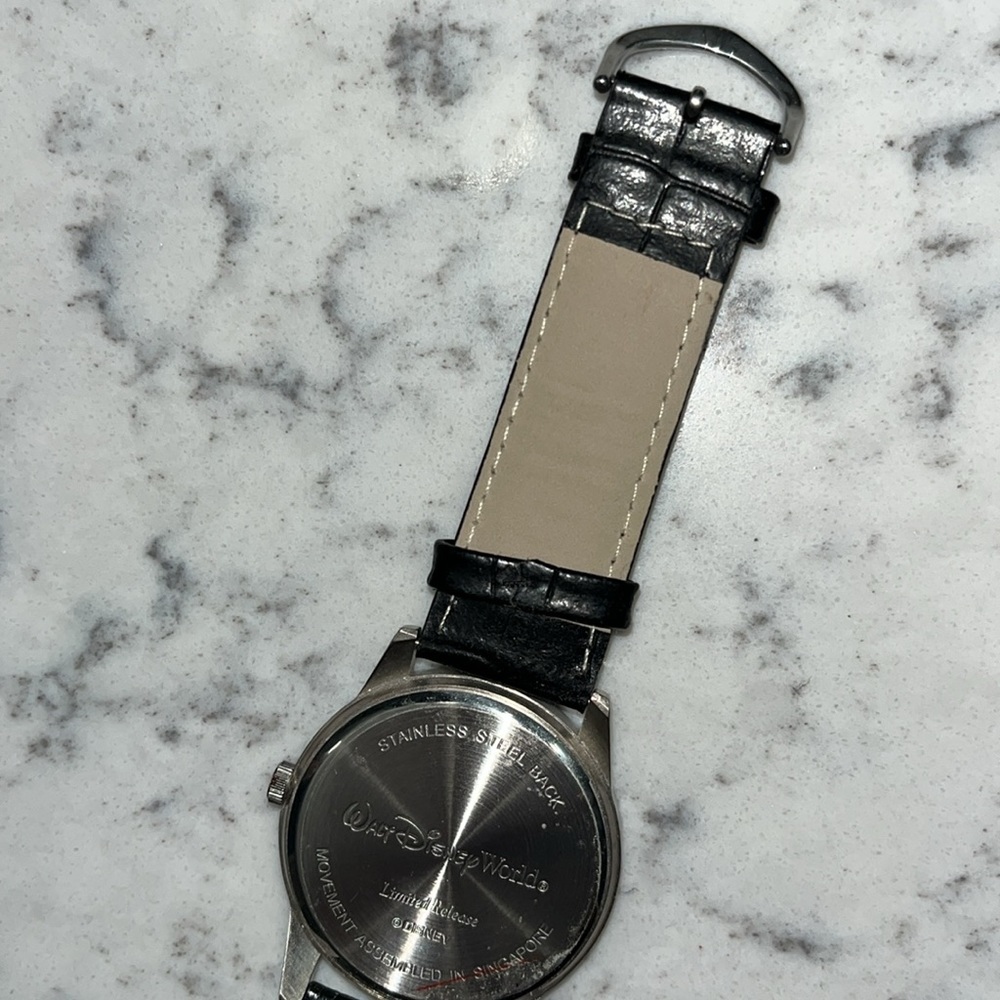 Walt Disney World Magical Mickey Limited Release Watch EUC Like New - Picture 7 of 11